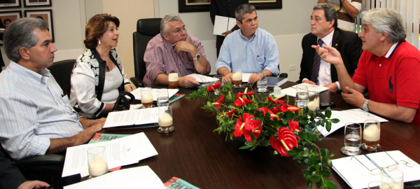 Bancada discute projetos de interesse do Tribunal de Contas Bancada discute projetos de interesse do Tribunal de Contas