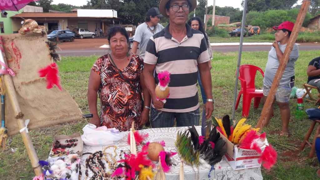 Feira aproxima indígenas em Dourados (Foto: Marcos Morandi, Midiamax)