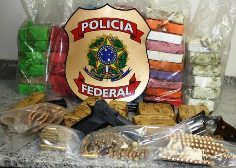 PF apreende armas e munições de policial rodoviário