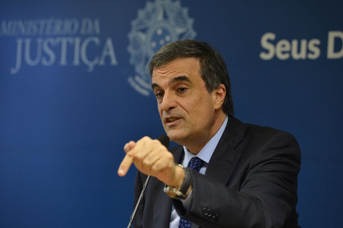 Cardozo e ex-presidente da Funai se tornam réus por improbidade Cardozo e ex-presidente da Funai se tornam réus por improbidade