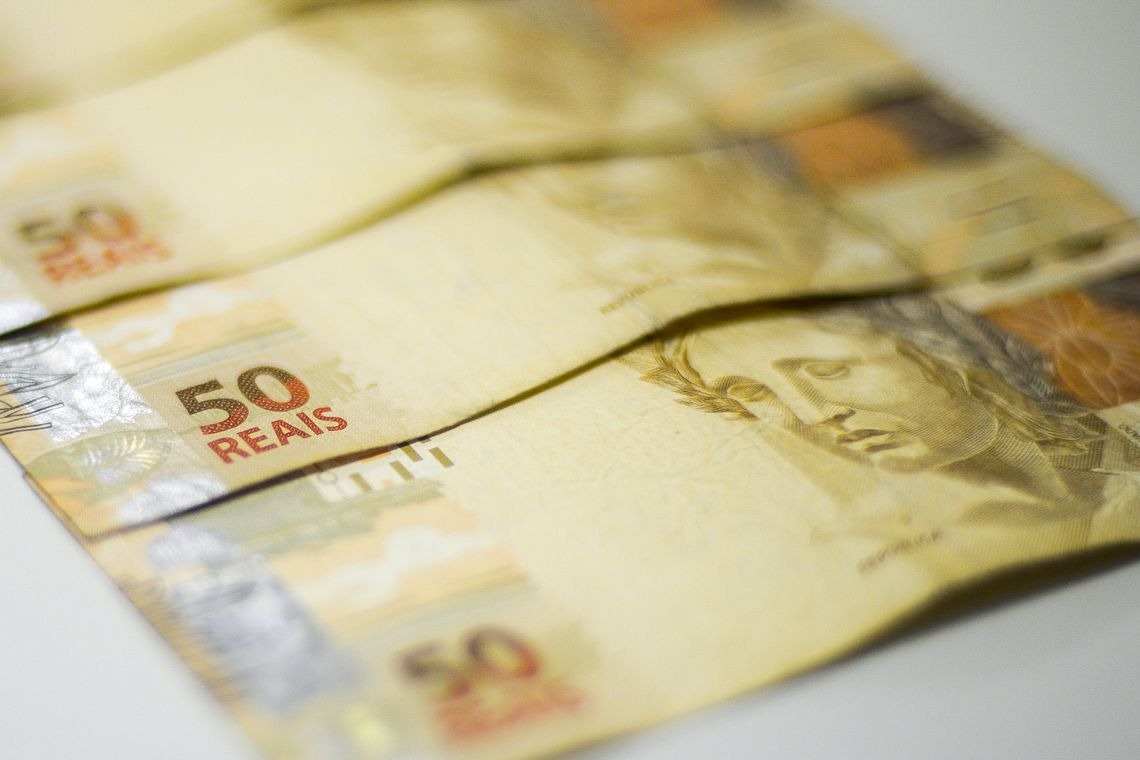 Limite de juros para cheque especial começa a valer nesta segunda (6) Limite de juros para cheque especial começa a valer nesta segunda (6)