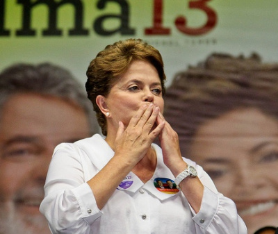 Dilma mantém 51% das intenções de voto. Serra cai para 25% e Marina sobe para 11%, diz Ibope Dilma mantém 51% das intenções de voto. Serra cai para 25% e Marina sobe para 11%, diz Ibope