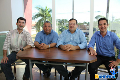 Dr. Bandeira anuncia Valter Brito como pré-candidato a vice E/D- Presidente do PSDB, Christiano Bortolotto; Valter Brito, Dr. Bandeira e o presidente do DEM, José Apareido AguiarFoto: Assessoria