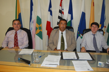 Vereadores cobram informações sobre gastos com situação de emergência E/D - Vereadores Anilson Prego, Carlinhos e Cristino.Foto: Moreira Produções