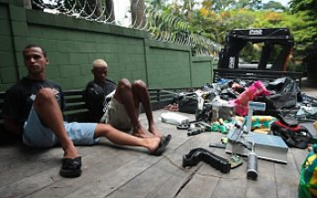 Polícia Civil faz megaoperação na Rocinha para cumprir 30 mandados de prisão