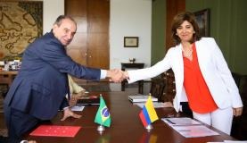 Os chanceleres Aloysio Nunes Ferreira e María Ángela Holguín, da Colômbia, durante reunião no Itamaraty