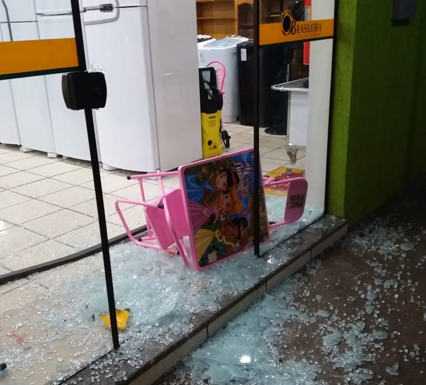 Loja Brasileira Móveis, em Amambai, foi assaltada nessa quinta (4) A loja fica localizada no centro de Amambai / Foto: Divulgação