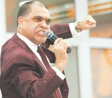  Fiéis da ADUD publicam vídeos em defesa ao pastor Marcos Pereira