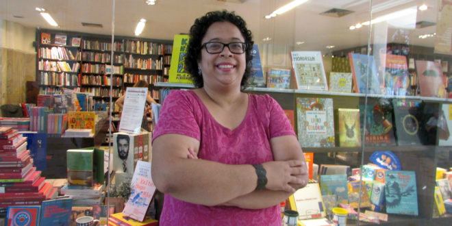 Alexandra Vieira de Almeida – Escritora e Doutora em Literatura Comparada (UERJ) (Foto: Divulgação)