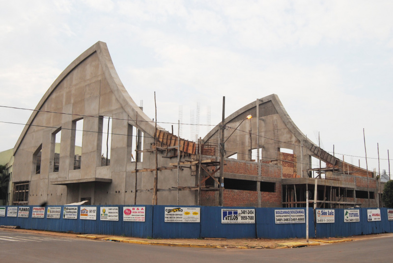 Todo o montante arrecadado pelo show de prêmios será colocado à disposição da Comissão de Reconstrução da Igreja.