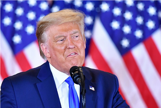 Trump questiona a vitória do adversário Joe Biden, presidente eleito nos EUA em novembro de 2020 - Foto: Mandel Ngan/AFP