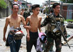 Batalha entre separatistas e tropas do governo deixa 99 mortos na Filipinas