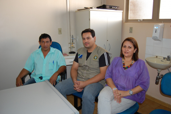 Polo de saúde indígena de Amambai é referência no MS O Diretor do Polo Base de Amambai, David Pereira (dir), o responsávelpelo setor administrativo Claudio Marcos Amaral e Maisa Rodrigues, enfermeira e coordenadora técnica do Polo.