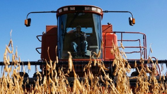 Motores de máquinas agrícolas serão menos poluentes a partir de 2017 A redução da emissão de particulados pode chegar a 85%(Divulgação/Governo de Mato Grosso de Sul)