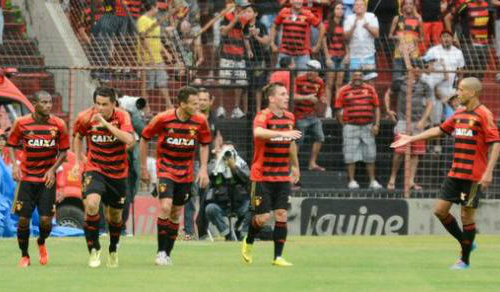 Em casa, Sport derrota o Atlético-MG por 2 a 1 e se aproxima do G-4 Sport está somente um ponto atrás do G-4