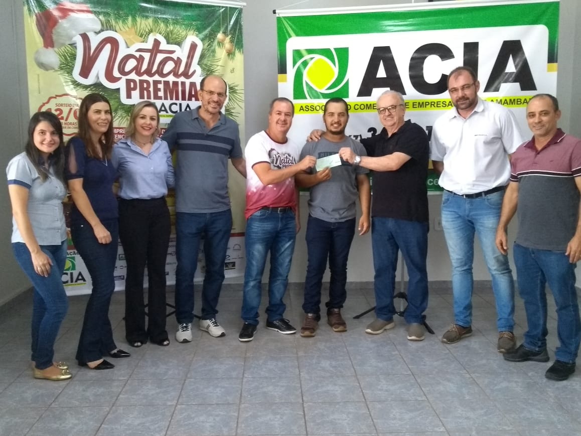 Acia de Amambai entregou prêmios da campanha Natal Premiado nessa segunda (14) A entrega dos prêmios aconteceu na sede da Acia. Cláudio Henrique Mendonça foi o ganhador do prêmio principal da campanha / Foto: Moreira Produções