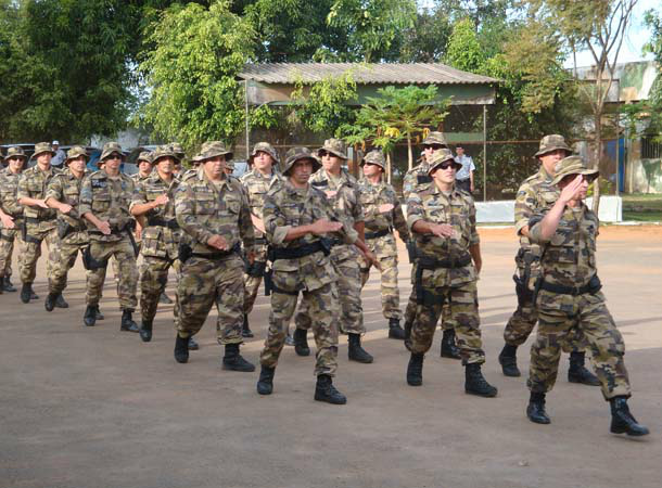 Operação Finados da PMA apreende oito armas de fogo Operação Finados da PMA apreende oito armas de fogo