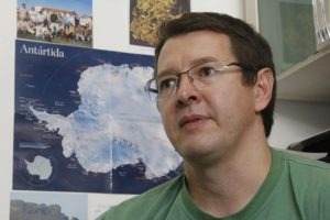 O pesquisador da UFMS acredita que o projeto pode parar devido a cortes orçamentários. (Foto: Marcos Ermínio)