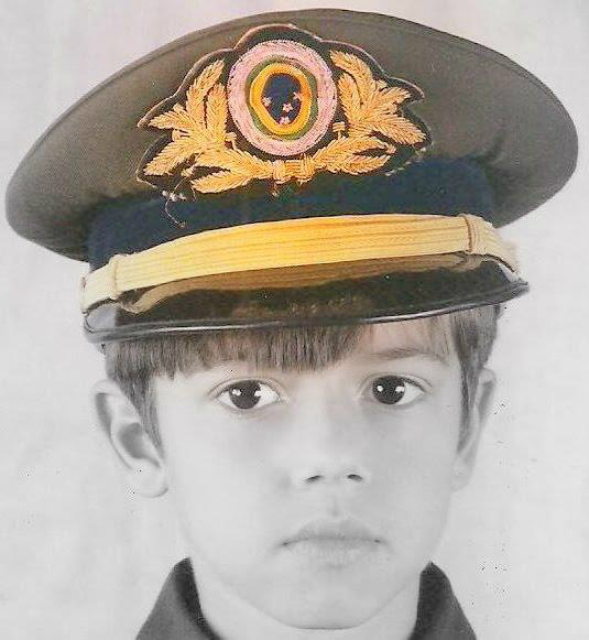 No dia das crianças, jovens recordam sua infância Jonatan Patrick Margarido Oruê, Estudante de Ciência da Computação, 18 anos.Na foto, com 6 anos de idade.