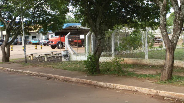 Brito reivindica abrigos nos pontos de ônibus de Amambai Local onde os estudantes pegam ônibus, localizado na avenida Nicolau Otaño / Foto: Assessoria