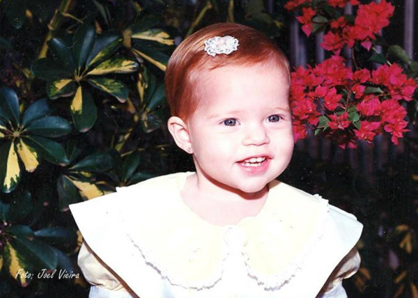 No dia das crianças, jovens recordam sua infância Michele Kaiser Vieira, Estudante de Engenharia Civil, 18 anos.Na foto, com 2 anos.