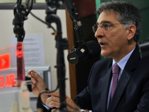 “Países fortes têm moedas fortes”, diz Fernando Pimentel “Países fortes têm moedas fortes”, diz Fernando Pimentel