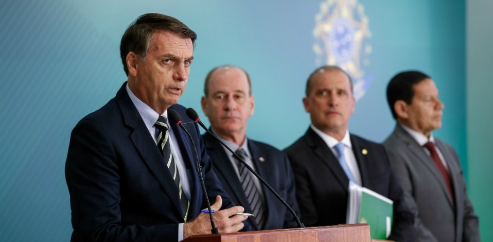Presidente da República assinou decreto que regulamenta posse de armas durante evento no Palácio do Planalto - Foto: Alan Santos/PR