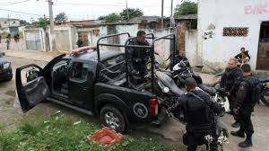 Seis policiais militares são presos por homicídio em favela do Rio