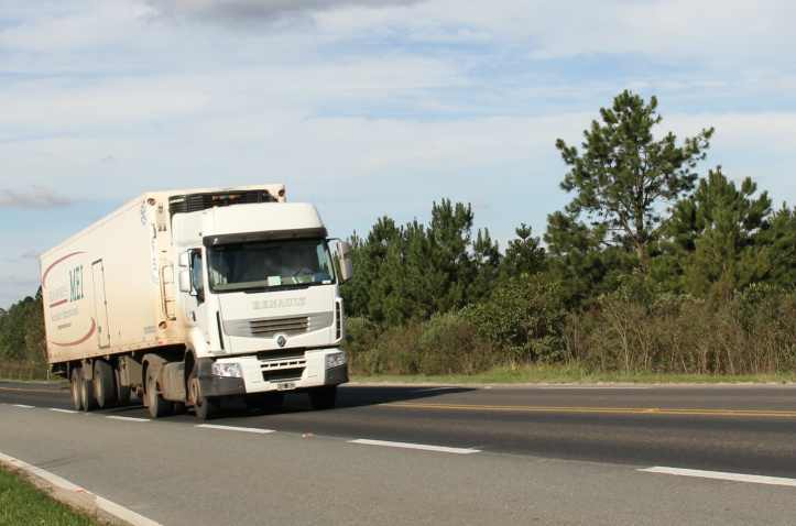 Aumento da safra de grãos exige escoamento via hidrovias O Brasil é ainda um grande dependente do modal rodoviário, principalmente para o escoamento da produção tanto agrícola como industrial.