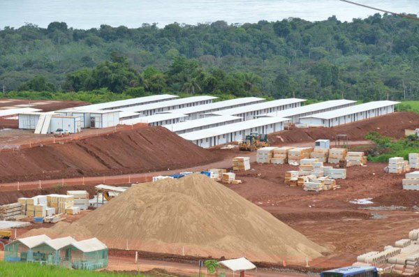 Justiça determina negociação para índios deixarem obras de Belo Monte Justiça determina negociação para índios deixarem obras de Belo Monte