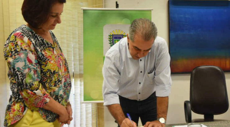 Governador dá posse à conselheiros de educação Foto: Notícias MS