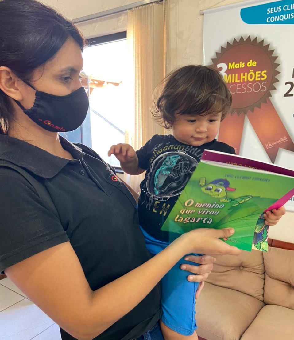 Raquel e o sobrinho Bryan. / Foto: Patrícia Rocha