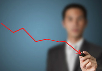 A estimativa para a expansão da produção industrial passou de 1,93% para 1,87%, este ano, e de 2,89% para 3%, em 2015.