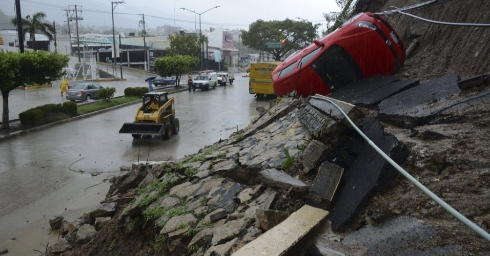 Tempestade tropical e furacão causam a morte de 47 pessoas no México