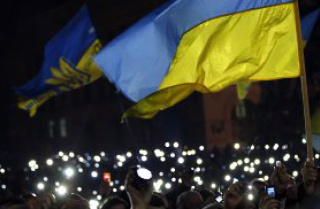 A representante da diplomacia europeia, Catherine Ashton, é esperada em Kiev no início da tarde de hoje.