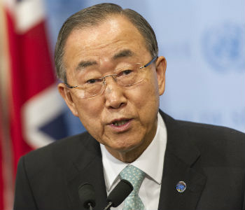 Ban Ki-moon falou a jornalistas nesta segunda-feira. Foto: ONU/Mark Garten