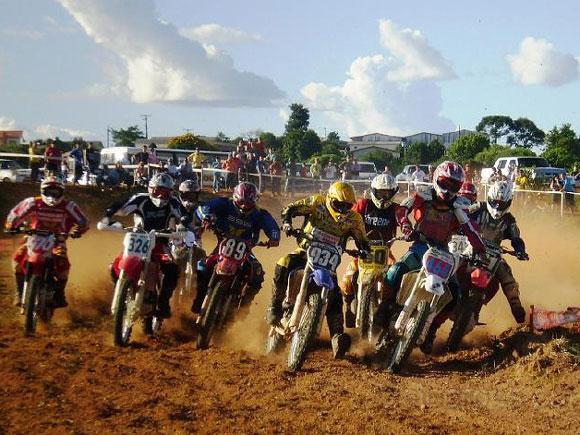 Maiores informações sobre a corrida entrar em contato pelo fone (67) 9945-3016.