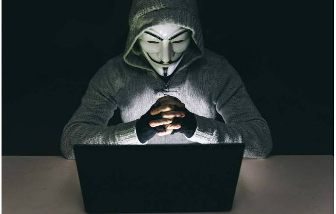 Nós somos Anonymous. Nós somos Legião. Nós não perdoamos. Nós não esquecemos. Esperem por nós. (Foto: Reprodução)