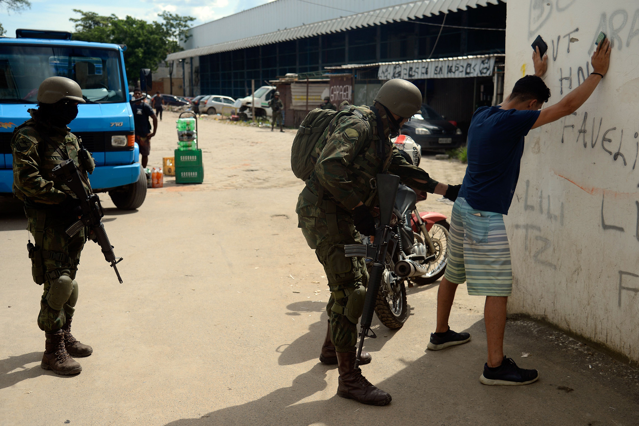 Fuzileiros Navais participam de operação na favela Kelson's, zona norte da cidade. Foto: Fernando Frazão/Agência Brasil