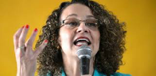 Luciana Genro defende reforma agrária; Mauro Iasi critica modelo capitalista Luciana Genro defende reforma agrária; Mauro Iasi critica modelo capitalista