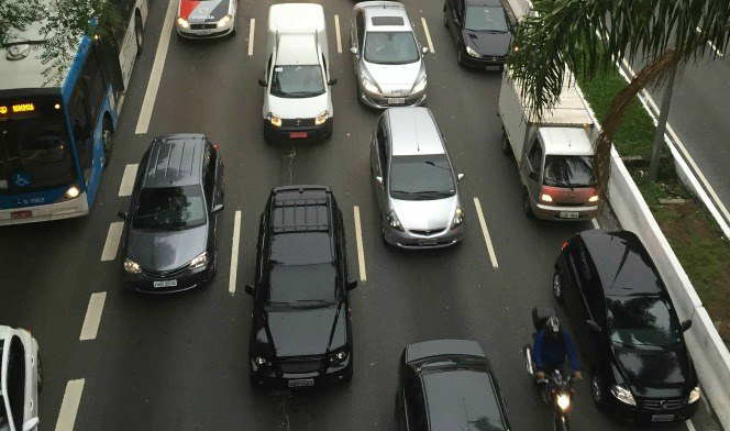 Compartilhamento de carros elétricos chega ao Brasil Compartilhamento de carros elétricos chega ao Brasil