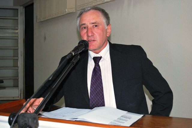 Delcídio garante emenda para construção de terminal Rodoviário em Aral Moreira Anúncio da liberação do recursos foi feita pelo lider do PT na câmara, o vereador Tito Bertoncello.