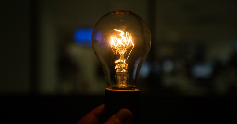 Conta de luz em março permanece sem cobrança de taxa extra