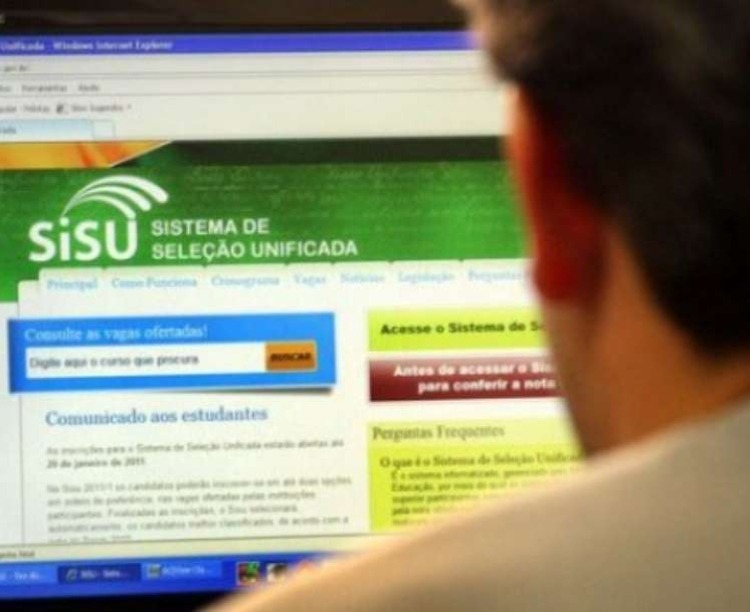 MEC lança programa para simular nota no Sisu