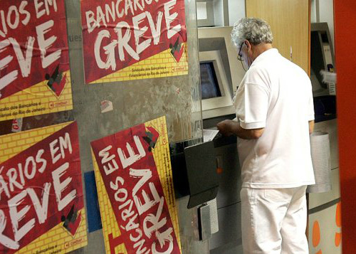 Bancários fazem greve em todo o país, inclusive em Amambai