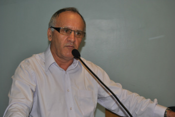 Robertino Dias cobra atendimento nas vilas Jardim Panorama e Orlando Viol Vereador Robertino Dias quer ações do poder públicas nas vilas Jardim Panorama e Orlando ViolFoto: Moreira Produções