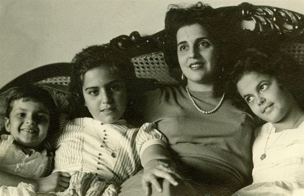 No começo, a família Rousseff sofreu resistência social por ser de origem búlgara, mas logo venceu o preconceito, se aproximando de associações tradicionais brasileiras.