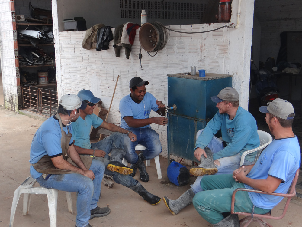Foto: Por volta das 9h e das 15h, é comum presenciar uma roda de tereré / Foto: Moreira Produções