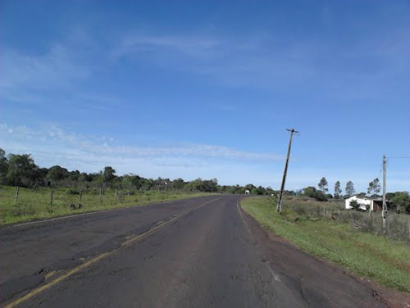 Vereador Carlinhos quer pista de caminhada na saída para Tacuru A reivindicação atende moradores da vila Limeira e da aldeia Limão Verde / Foto: Assessoria