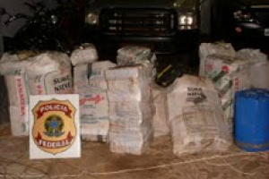 Polícia Federal apreende 750 quilos de maconha em container